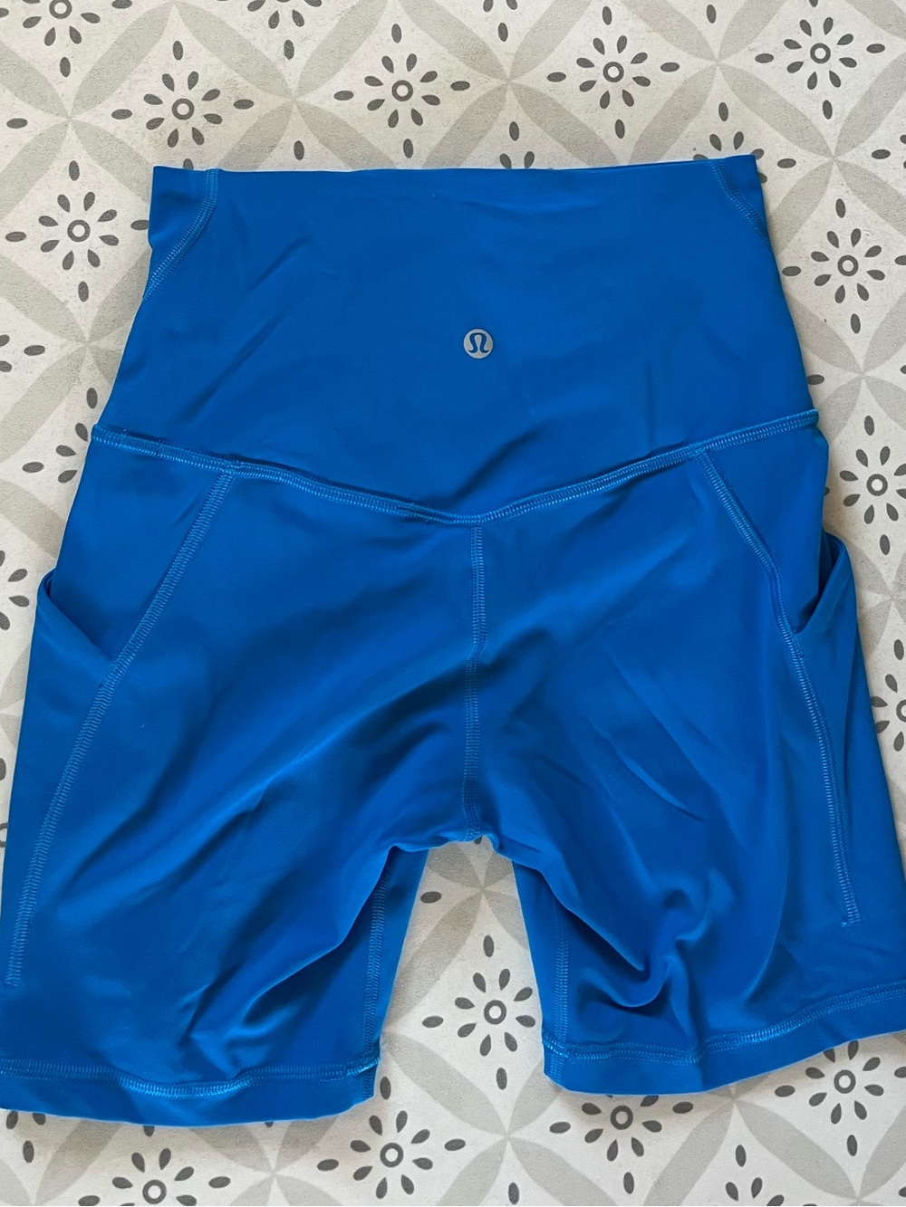 lululemon align shorts 6” with pockets size 4 - poolside - Picture 3 of 4